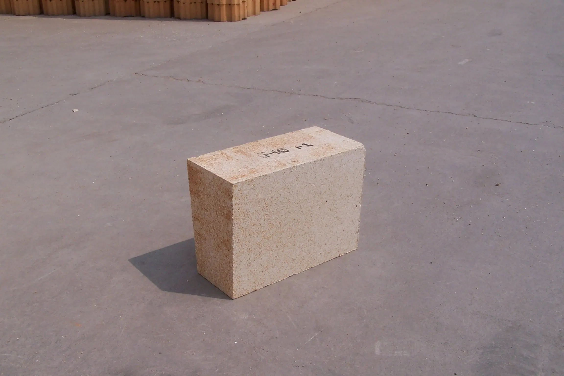 What are the key specifications of the DRL-145 Low Creep Bricks?